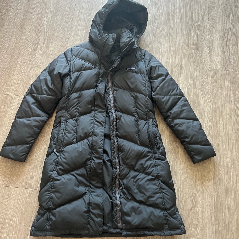 Patagonia down with it parka charcoal size small